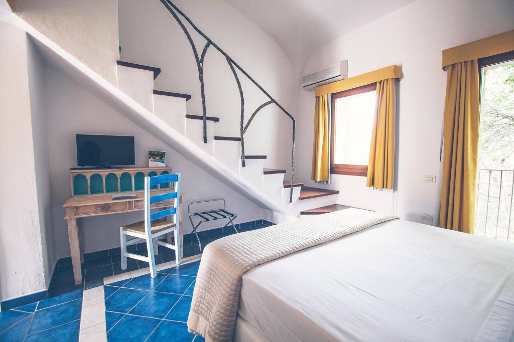 Фото Hotel Borgo Antico San Pantaleo