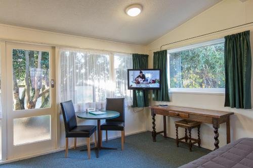 Фото 18th Avenue Thermal Motel