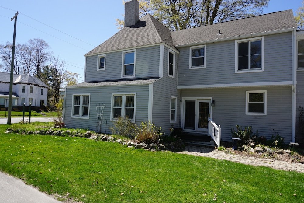 Фото Charlevoix House