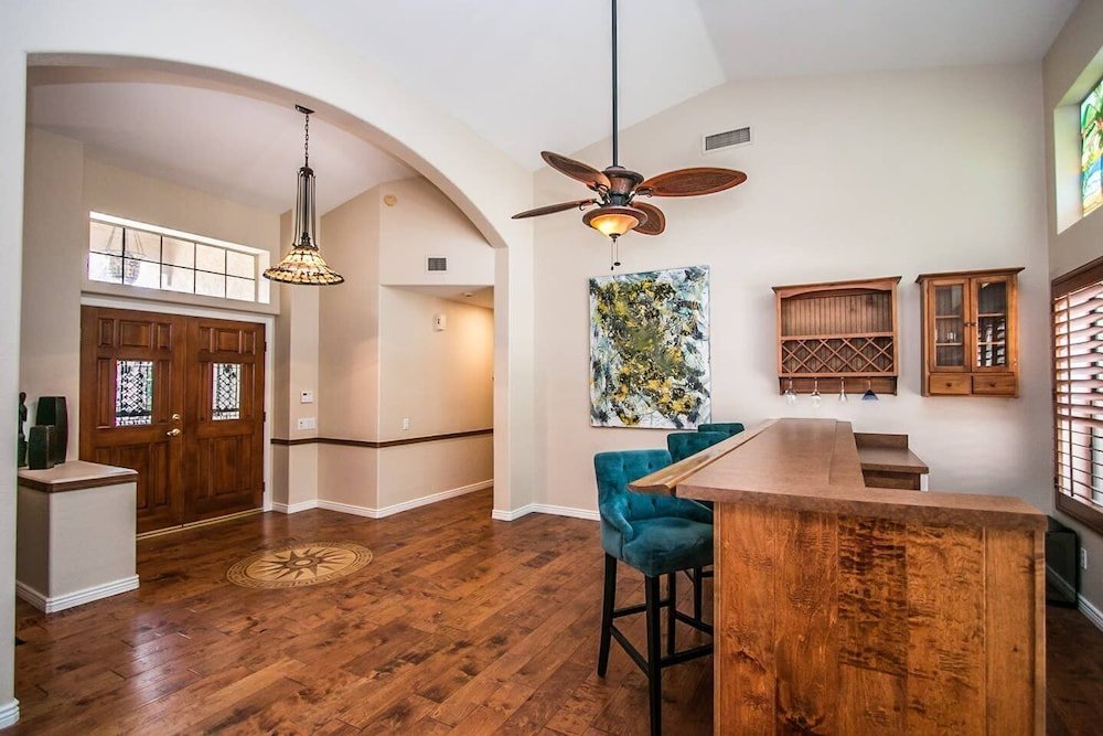 Фото Luxury Scottsdale Home W/pool and Hot Tub!