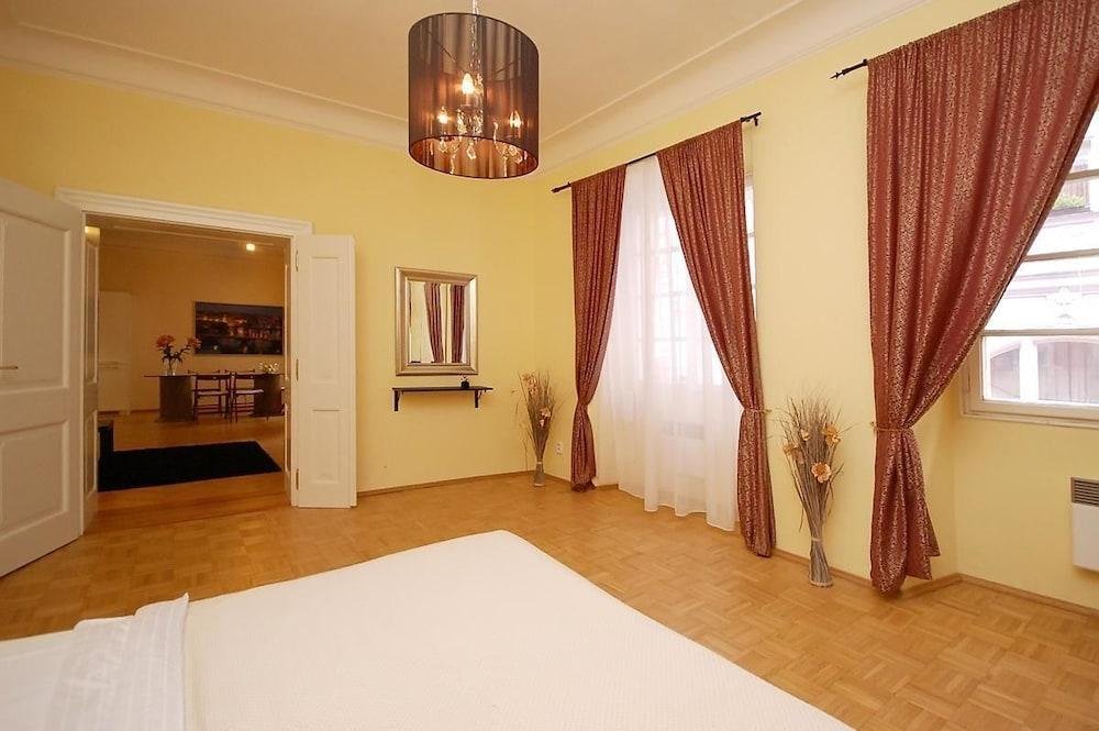 Фото Royal Road Residence