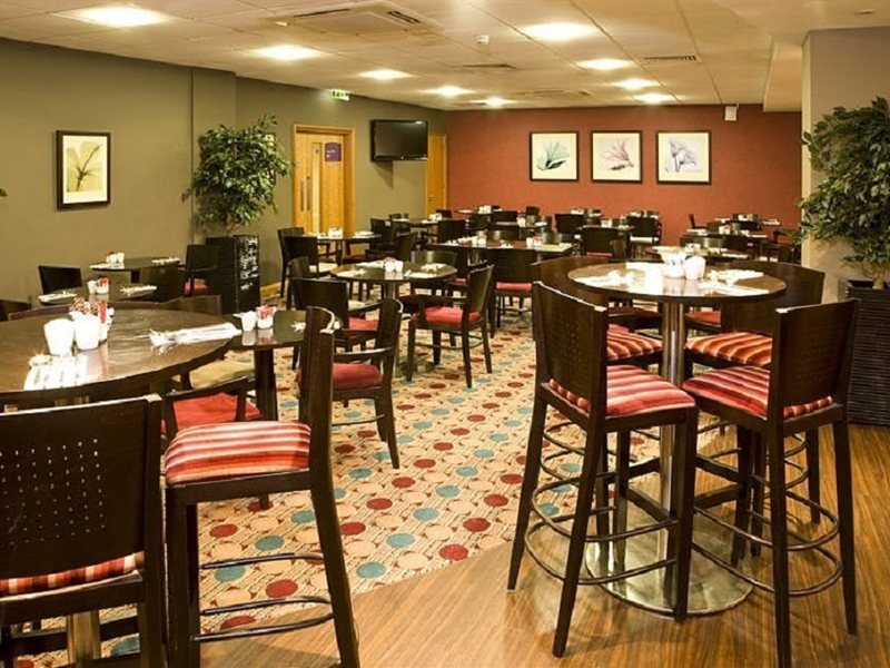 Фото Premier Inn London City Tower Hill