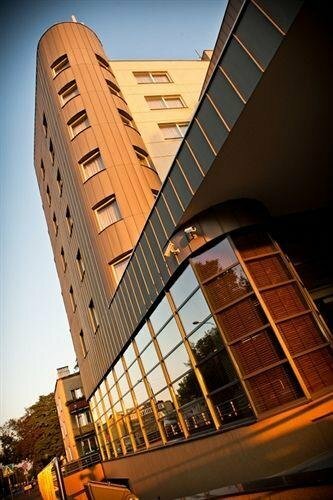 Внешний вид отеля Mercure Warszawa Airport в Варшаве, фото 5