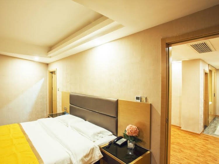 Фото GreenTree Inn Shantou Jinhu Road Business Hotel