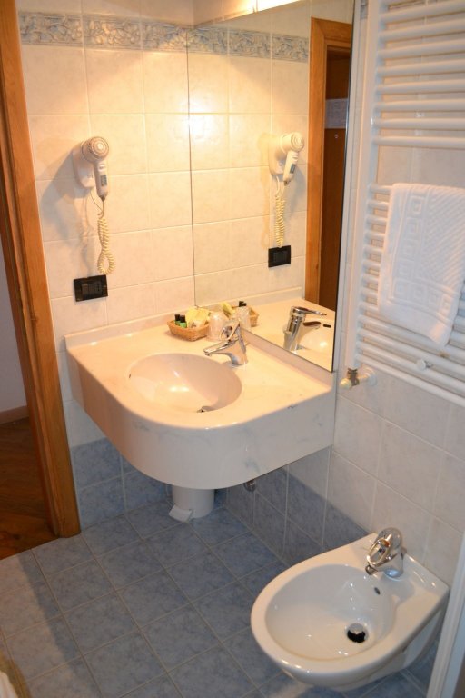 Фото Hotel Piccolo Tibet