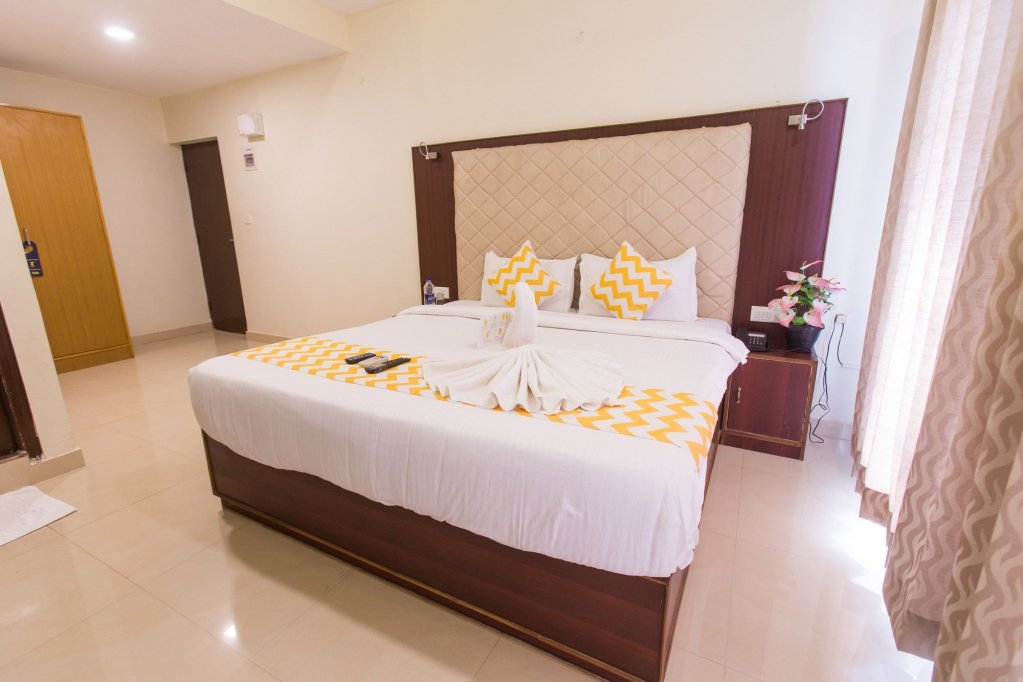 Фото FabHotel Millenium Stay Indiranagar