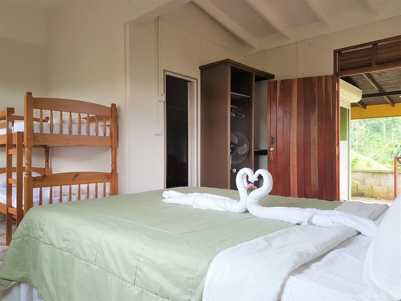Гостиница Serenity Lodges Dominica