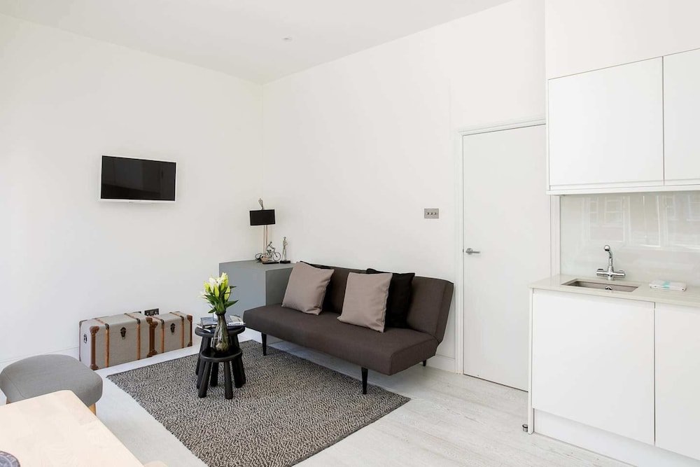 Фото Bright 2br Home in West Kensington, 6 Guests