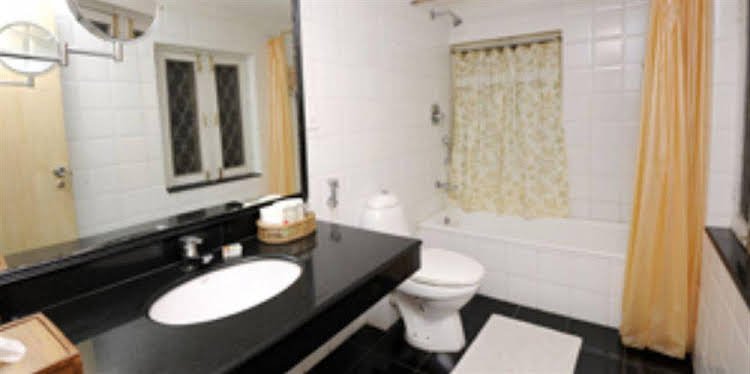 Фото Suburb Cafe & Inn