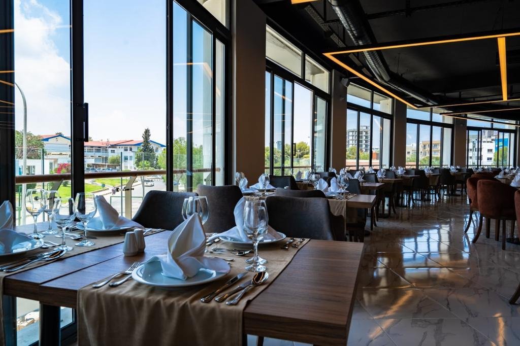 Фото Novel Centre Point Hotel