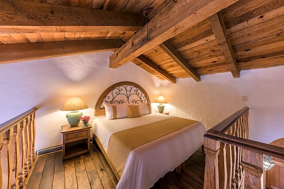 Фото Tapalpa Country Club Hotel