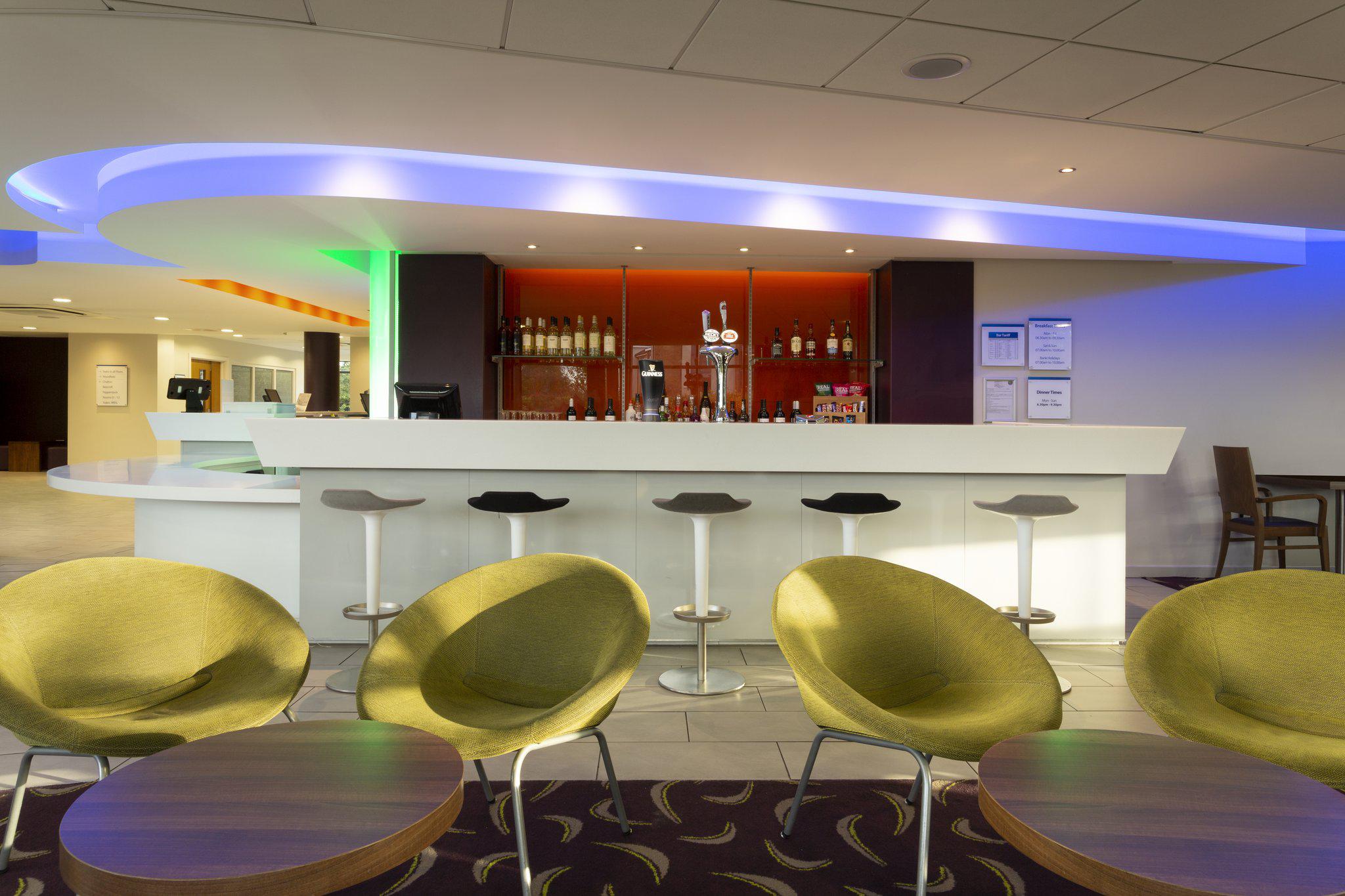 Фото Holiday Inn Express Dunstable, an Ihg Hotel