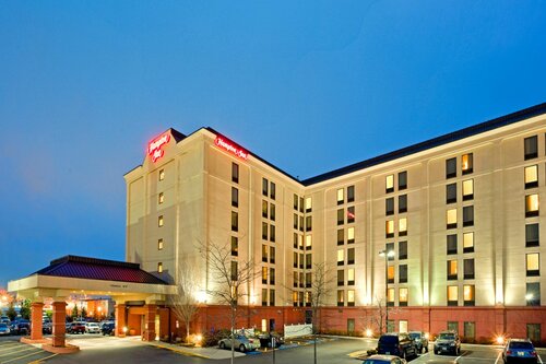 Гостиница Hampton Inn Boston - Logan Airport