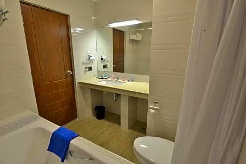 Фото Serene Valley Hotel