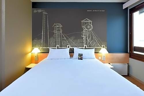 Гостиница Ibis Charleroi Airport Brussels South
