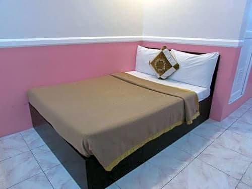 Фото Oyster Plaza Hotel