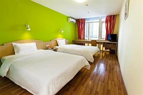7 Days Inn Guangzhou Jiangxia Metro Branch