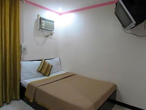 Фото Oyster Plaza Hotel