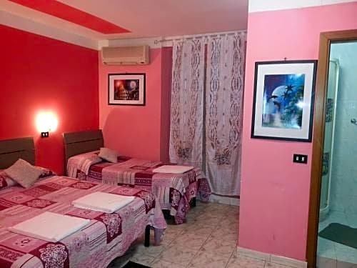 Фото Roxena House