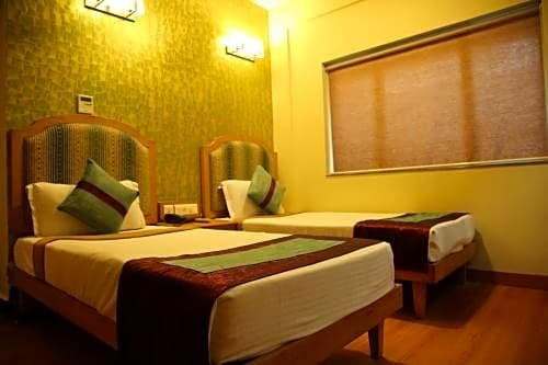 Фото Hotel Sudesh Tower