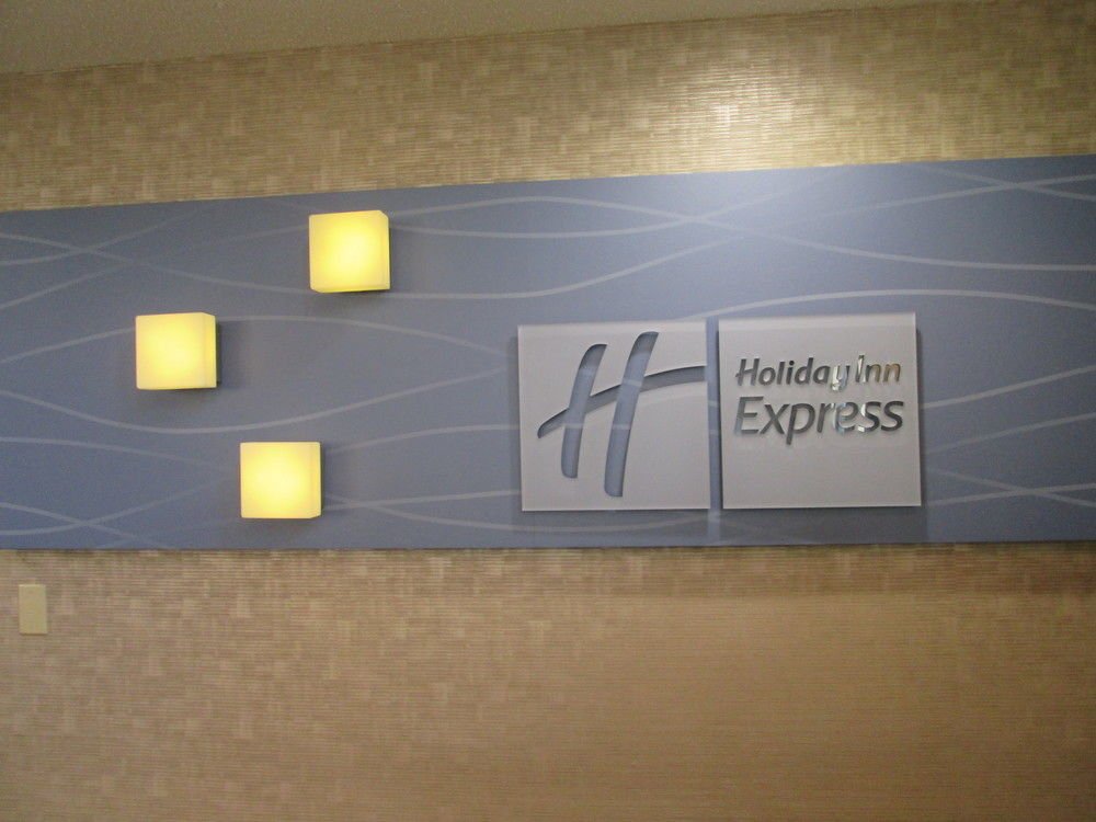 Фото Holiday Inn Express Cloverdale - Greencastle, an Ihg Hotel