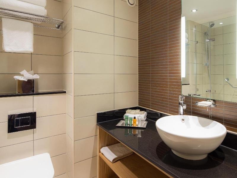 Фото DoubleTree by Hilton Bath
