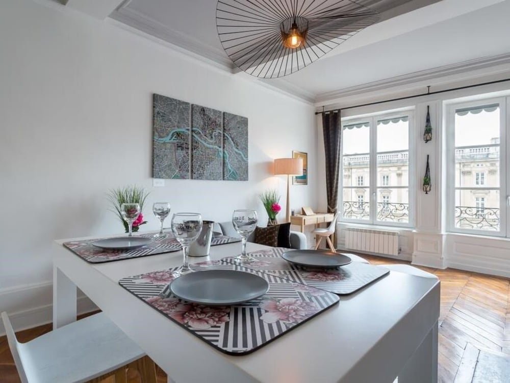 Фото Host Inn Lyon - Appartement de Luxe aux Terreaux