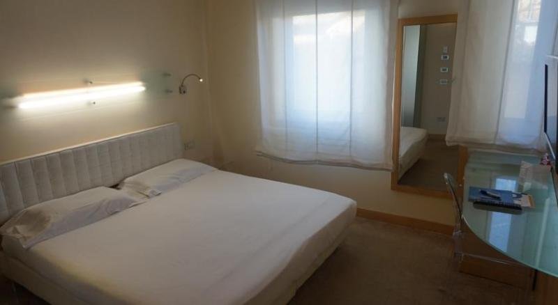 Фото Leonardo Boutique Hotel Rome Termini