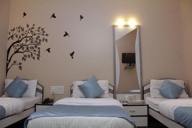 Фото Hotel Broadway Colaba