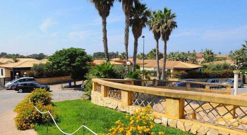 Фото Delfino Beach Hotel