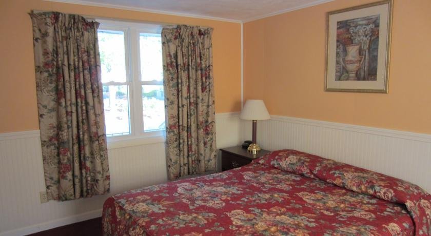 Фото Founder's Brook Motel and Suites