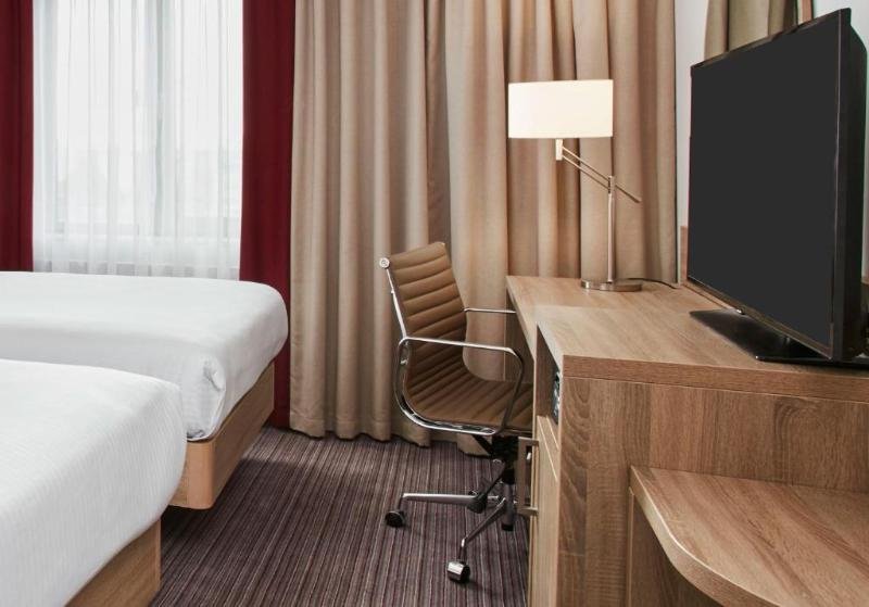 Фото DoubleTree by Hilton London - Chelsea