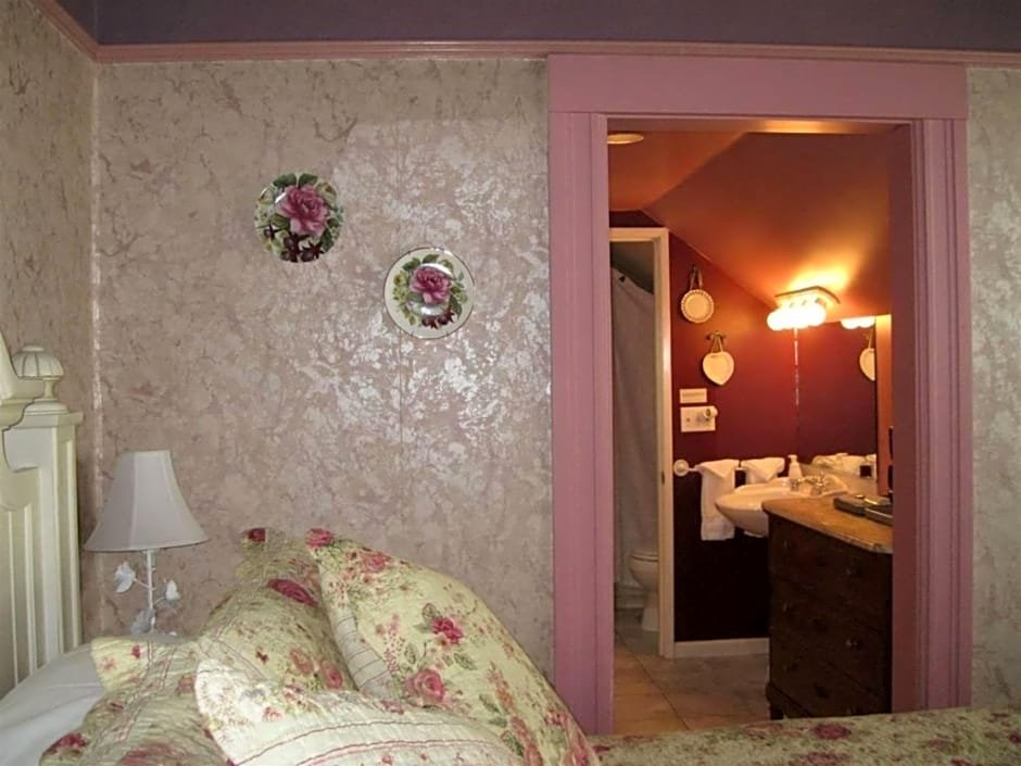 Фото A White Jasmine Inn