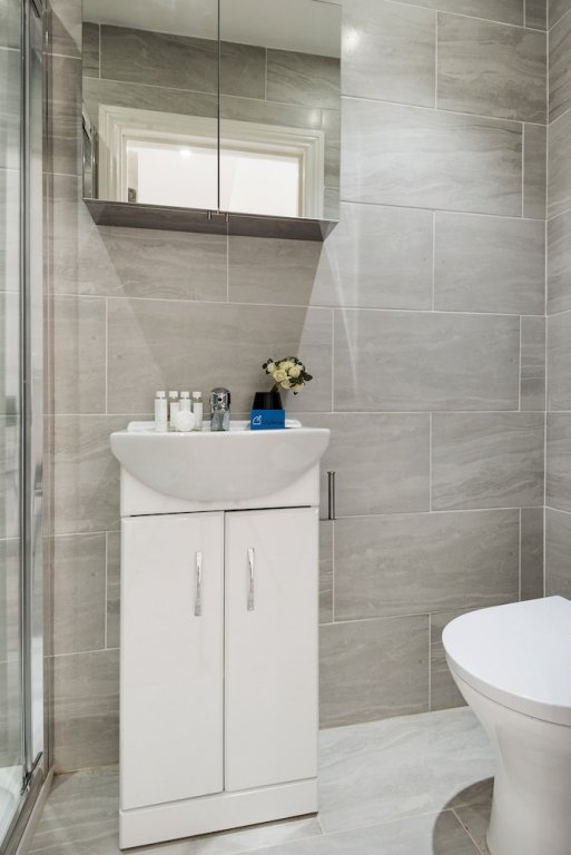 Фото Earl's Court Ongar Road Apartments by Flying Butler