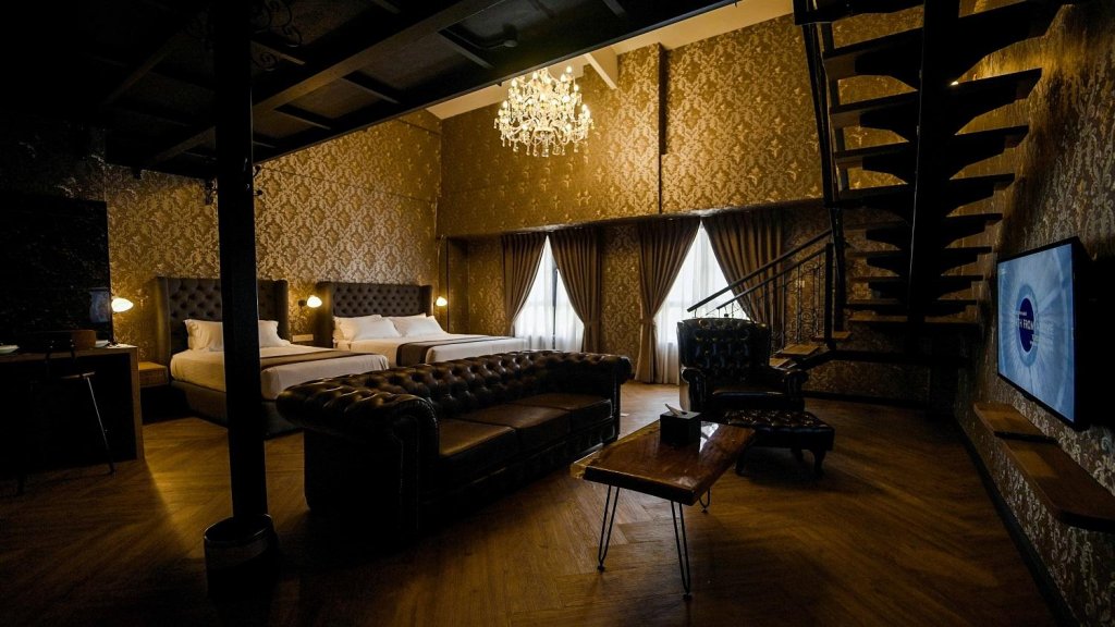 Фото 1969 Business Suites