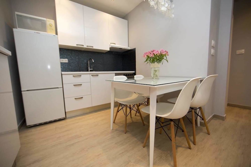 Фото Studio Apartment with garden