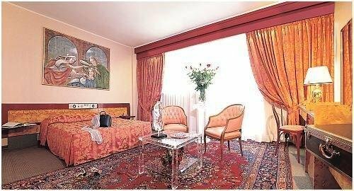 Гостиница Enea Hotel Pomezia в Помеции