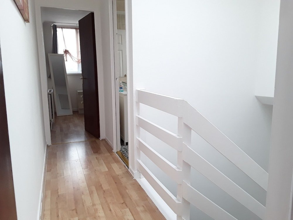 Фото Short Term Rental 4 Bedroom House