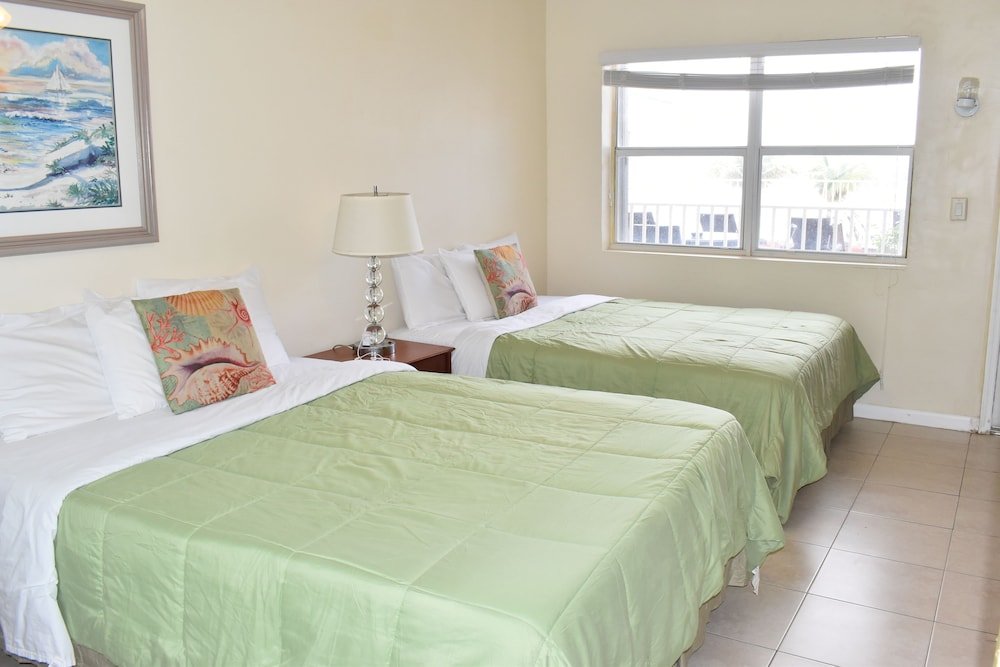 Фото Golden Sand Oceanfront