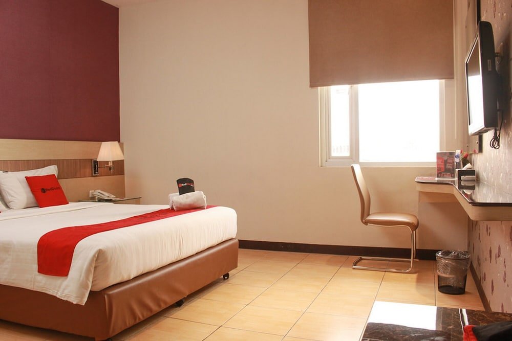 Фото RedDoorz Premium near Bandung Station