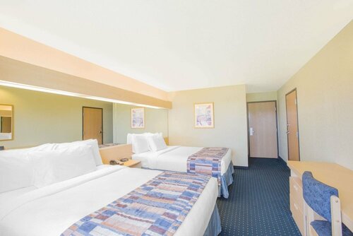 Гостиница Microtel Inn & Suites by Wyndham Albertville в Боазе