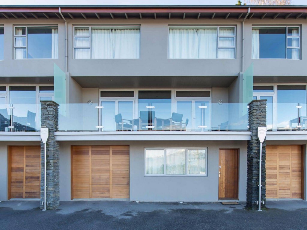 Фото Villa Two at Vailmont Queenstown