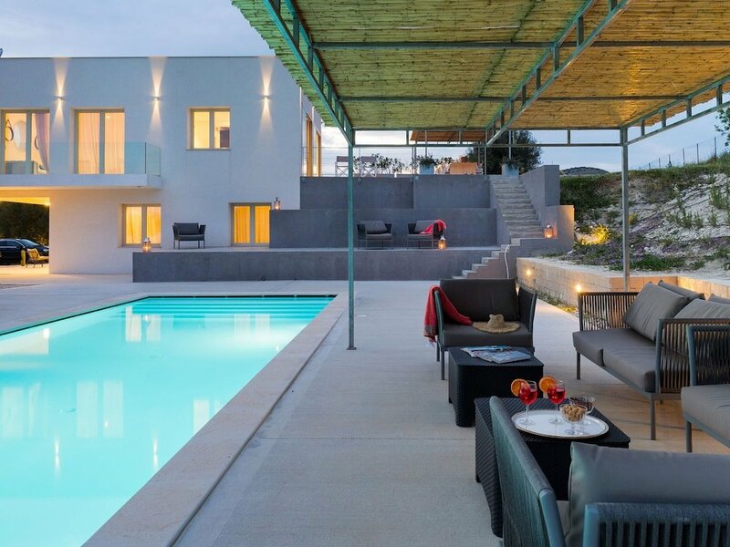 Гостиница Modern Villa in Sicily With Pool