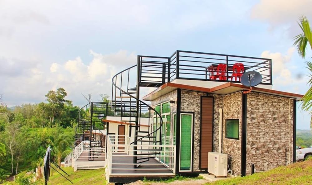 Фото Happy Mountain Airport Resort