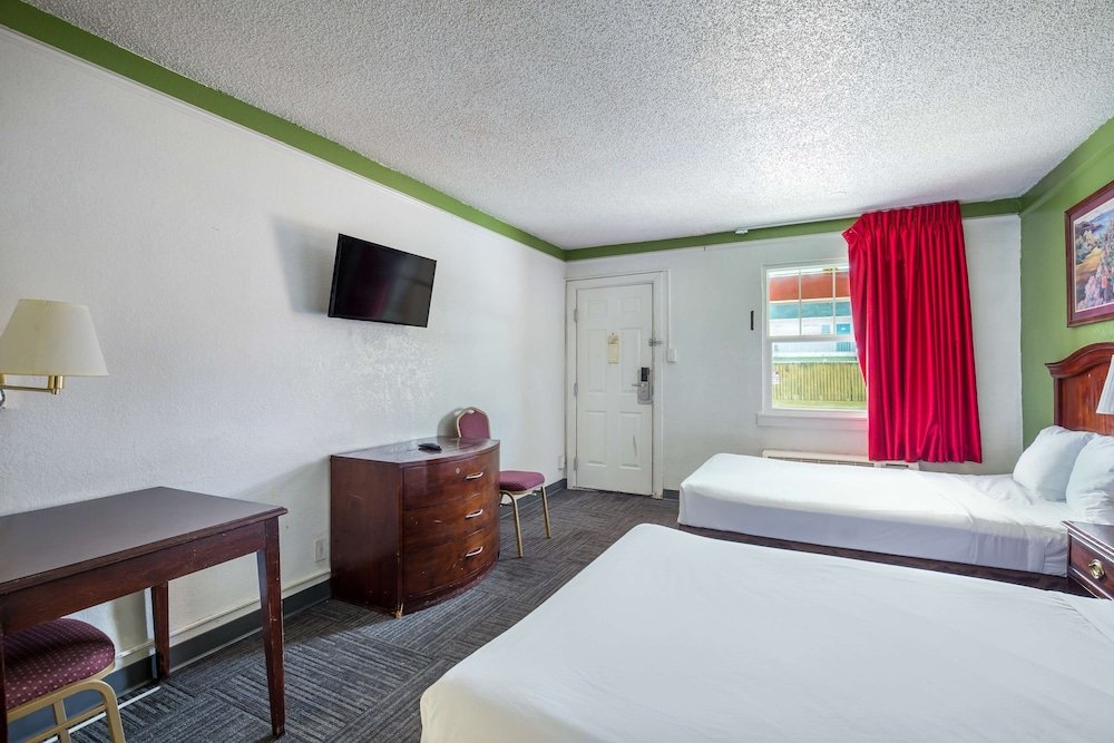 Фото Americas Best Value Inn Denver