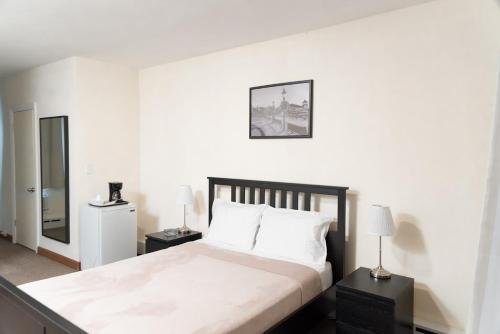 Фото Moon Inn Hotel