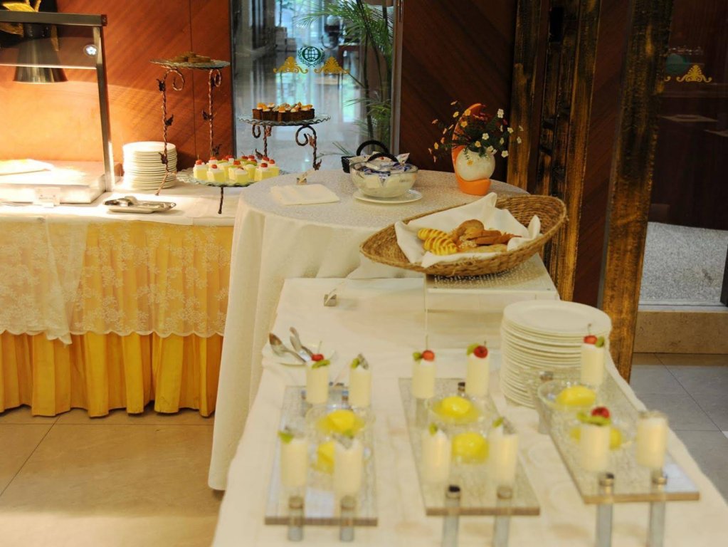 Фото Nanjing International Conference Hotel