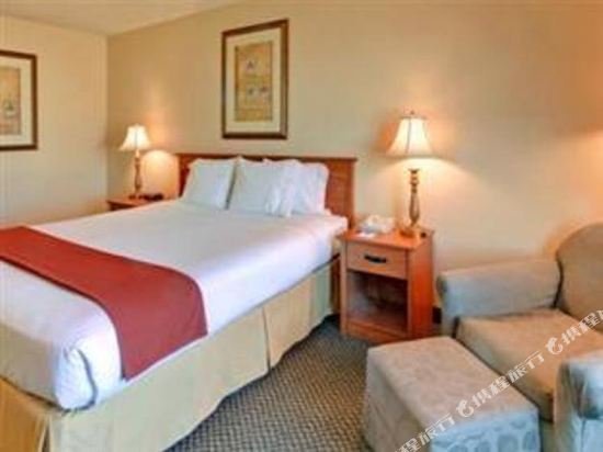 Фото Holiday Inn Express Las Vegas-Nellis, an Ihg Hotel