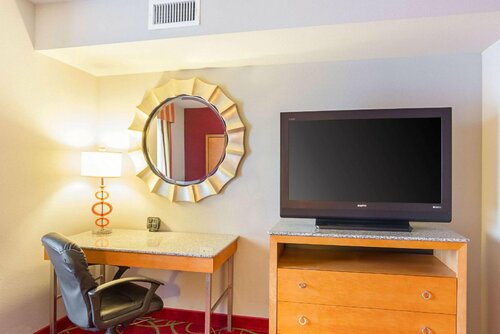 Гостиница Comfort Suites At Virginia Center Commons в Глен Аллен