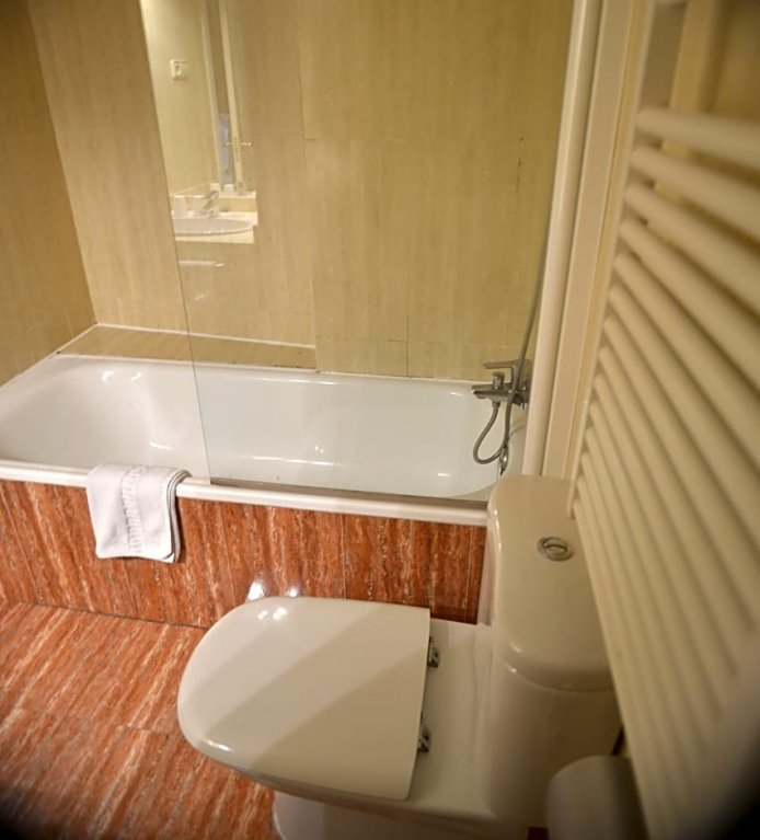 Фото Hotel Velilla